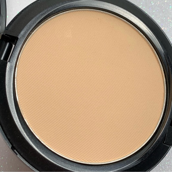Studio Fix Powder Plus Foundation C2 BNIB - Picture 3 of 5